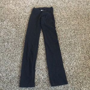 Mid Rise V Leggings